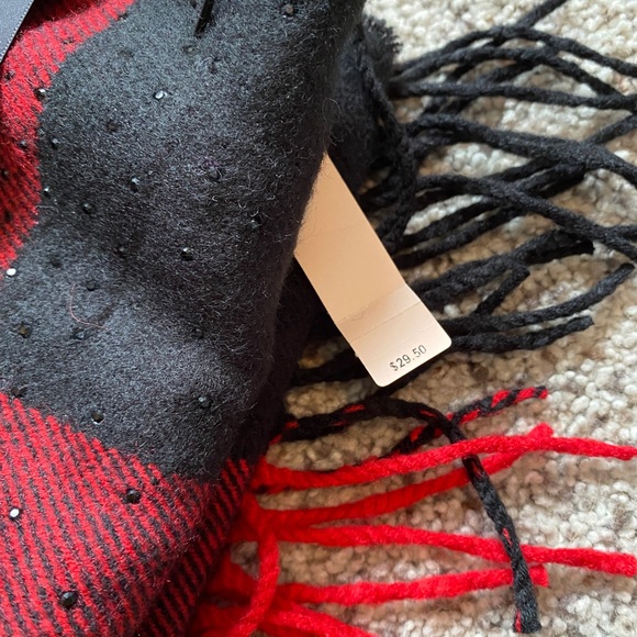 BNWT Victoria Secret Scarf - Picture 3 of 3